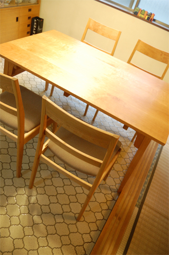 Dining table / chair